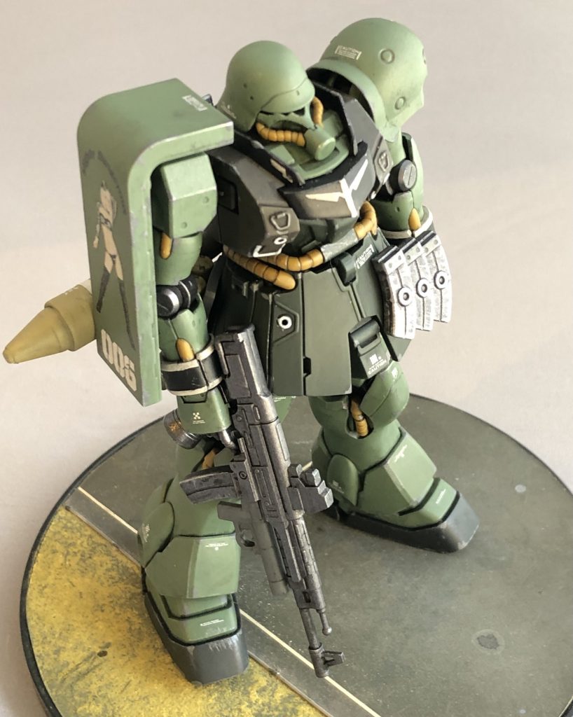 空間戦が主戦場であった個体と考え、泥汚れなどを控え、ススと塗装剥がれのみのウェザリングに。狭い艦内ではあちこちぶつけて角から塗装が飛んでそう。