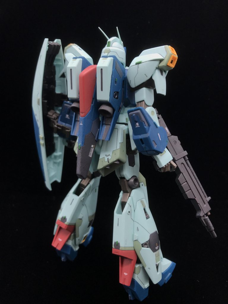 「萌え」のバックショット。