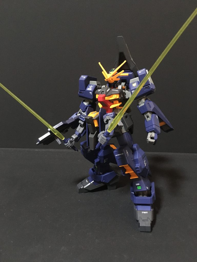 TR-6の隠し腕を装着した状態