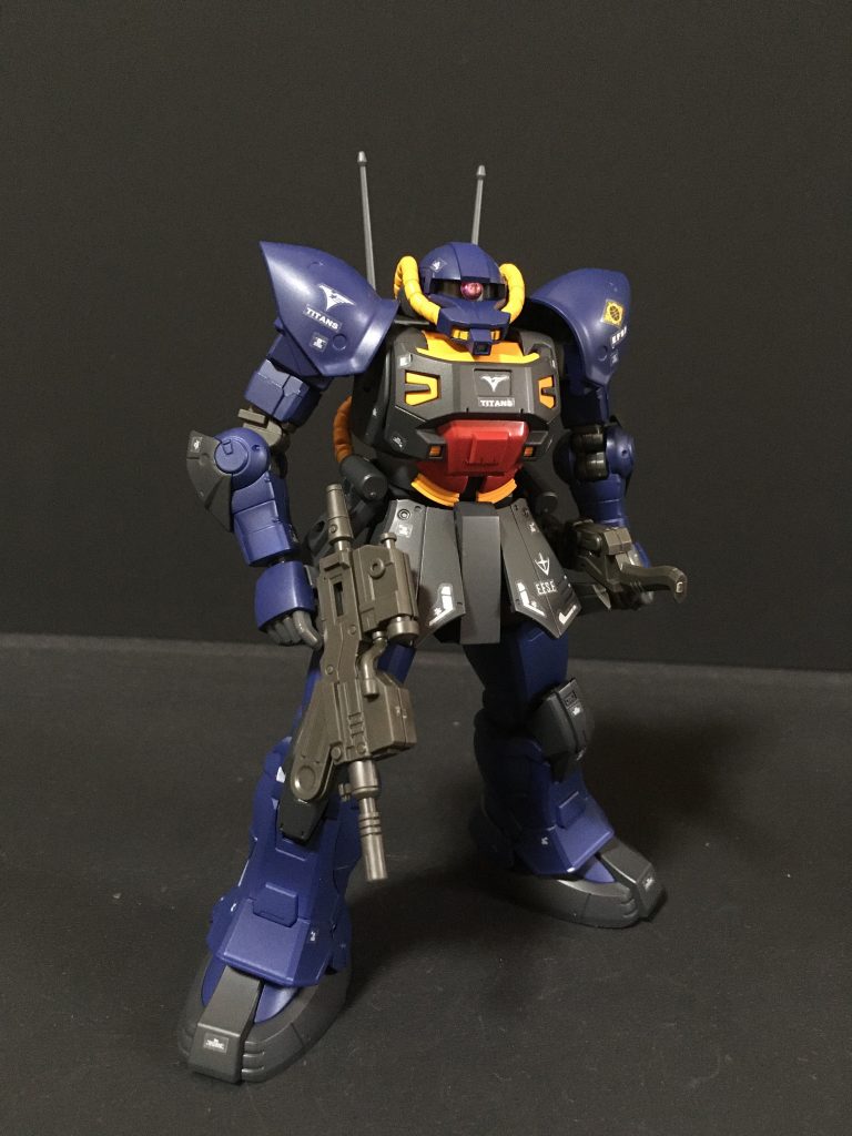 正面右側ペズン系ティターンズ量産機シリーズの5機目になります。アクトザクは以前にランバラル仕様を投稿していますhttps://gumpla.jp/hg/1100005が、こちらの方がカッコよくできたかな?と思ってます。