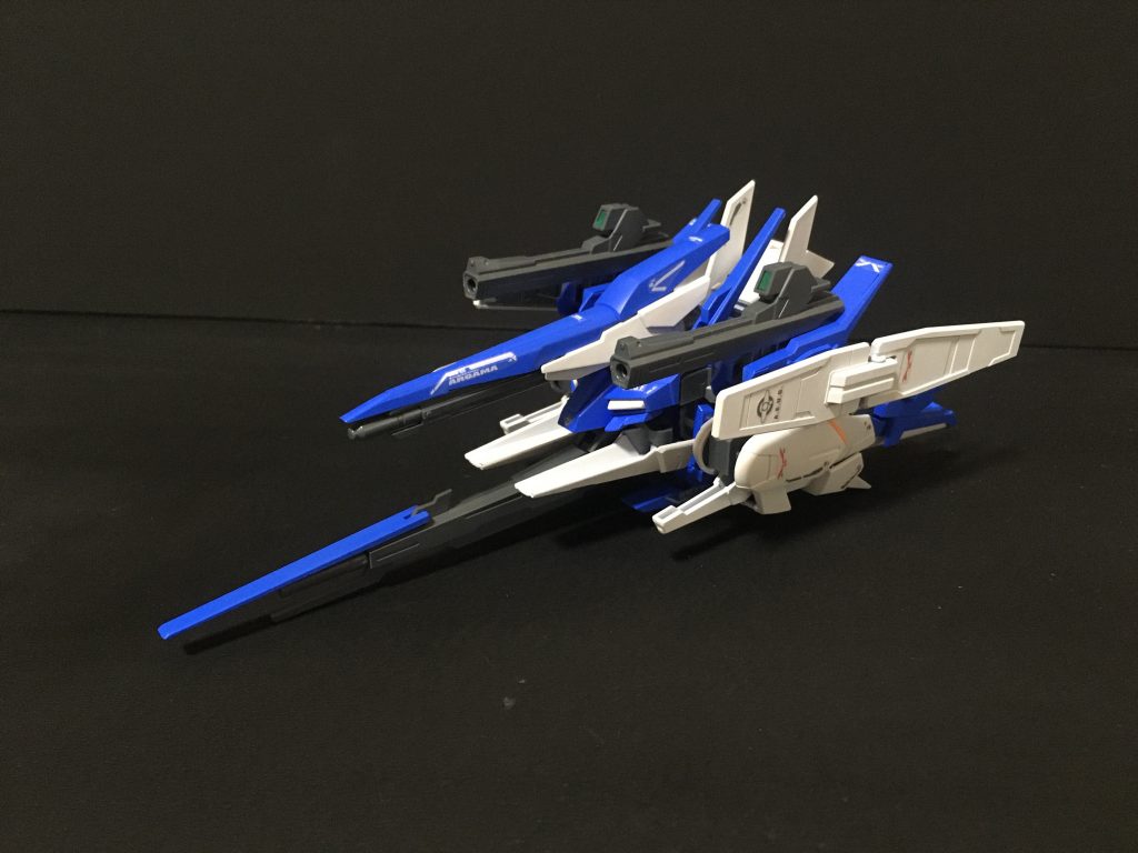 ウェイブライダー形態ZⅡと同じく、腕のたたみ込み部分のみZガンダム方式で、それ以外はメタスと同じ簡易変形方式になります。