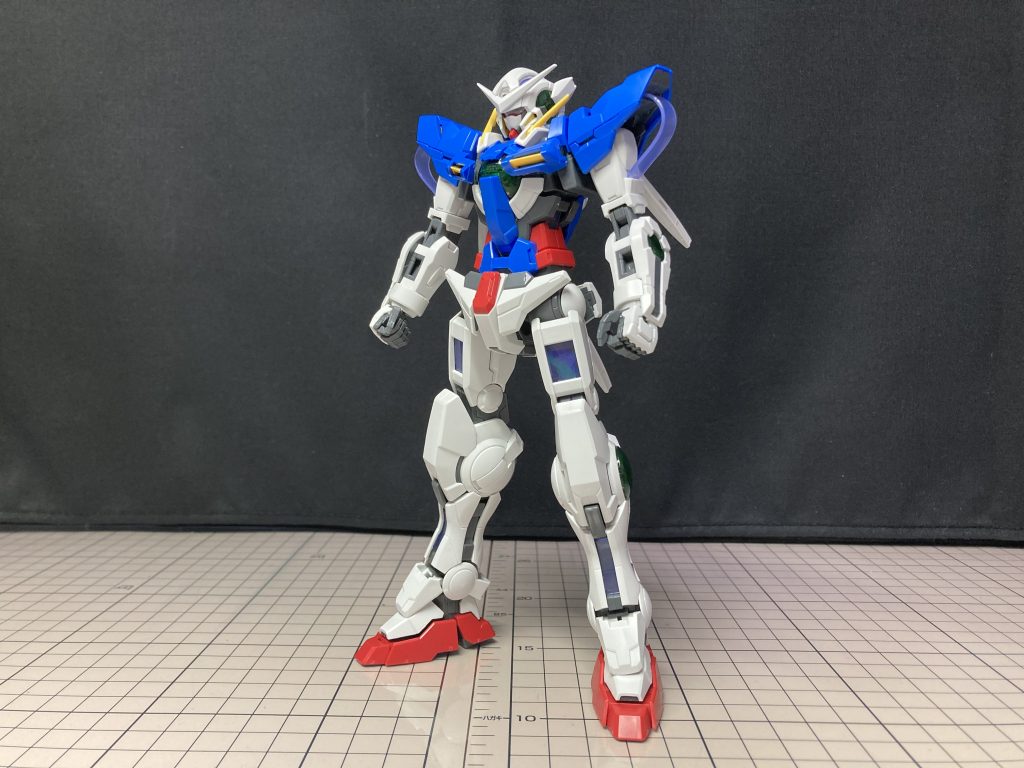 素組み手を加える前ですが、キット自体のプロポーションは良好でも自立が少々難しい