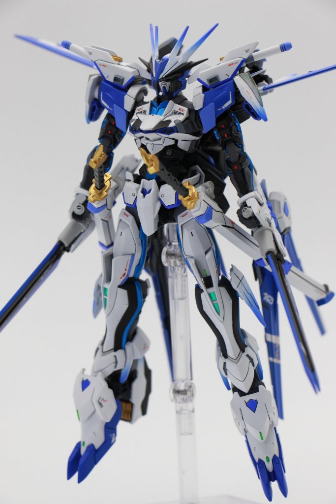 両手にトンファー的な武装を装備したタイプ