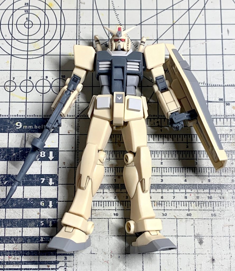 一旦全部組み上げて、0.02mmのコピックモデラーでスミ入れした状態がこちら。エントリーグレード、今回が初挑戦でしたけれども、噂に違わぬ組みやすくて素晴らしいキットでした。