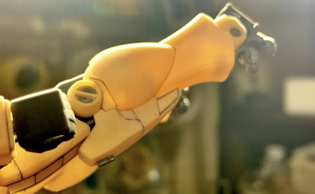 🐣卵殻プラは光に当てるとふわーっとぼやーっと透けました。卵っぽい!