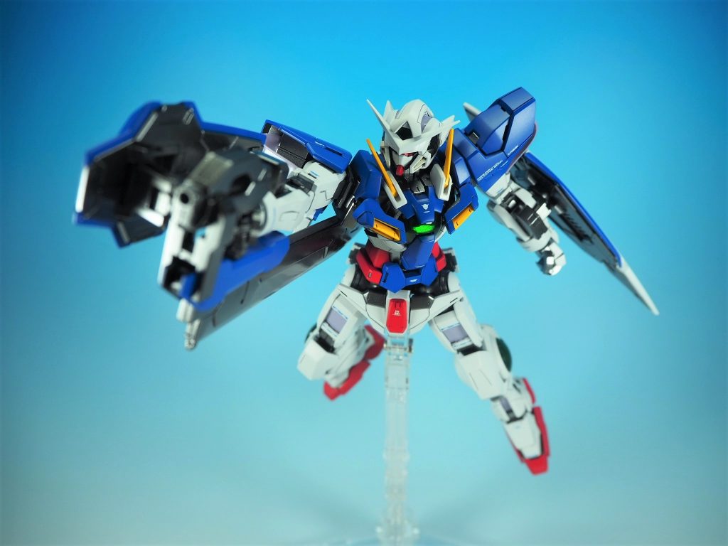 メタリックの部分はつやあり色のついている部分はつやを抑えめ(完全なつや消しではない)にしてメリハリをつけています