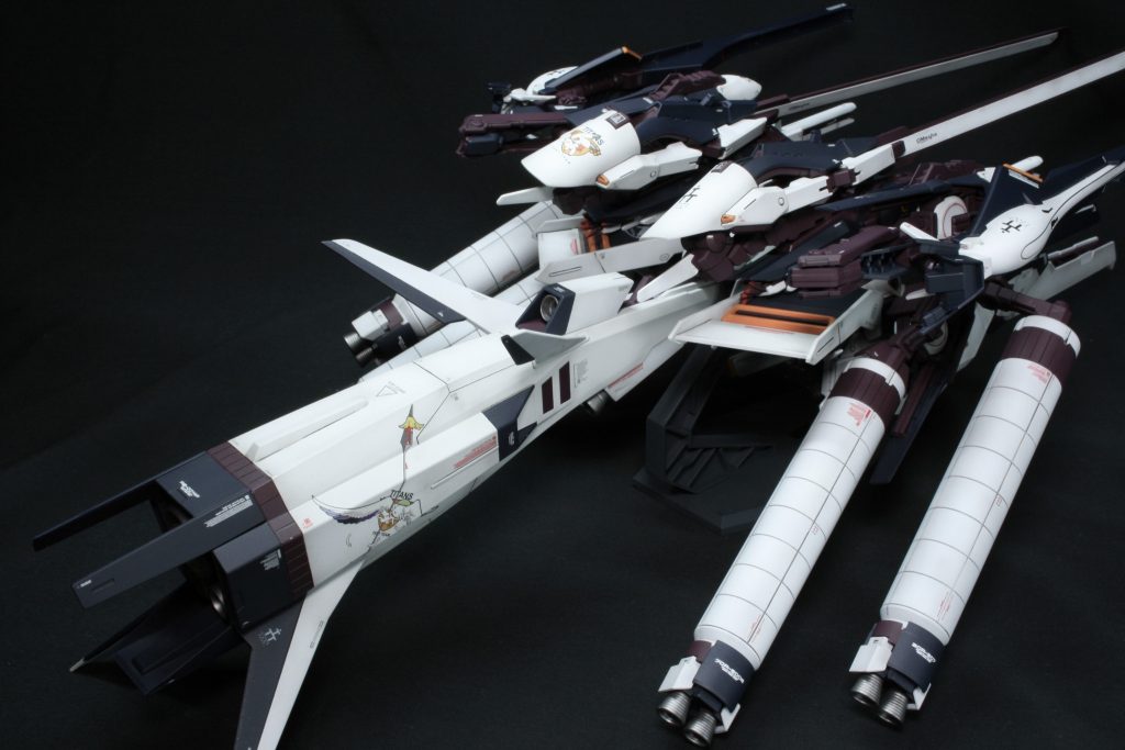 パーツ取り用になったハイゼンスレイ・ラーIIからパクったフルドド2に、10年前くらいに友達から貰ったフルコーンのブースターをぶっ刺しているだけです。