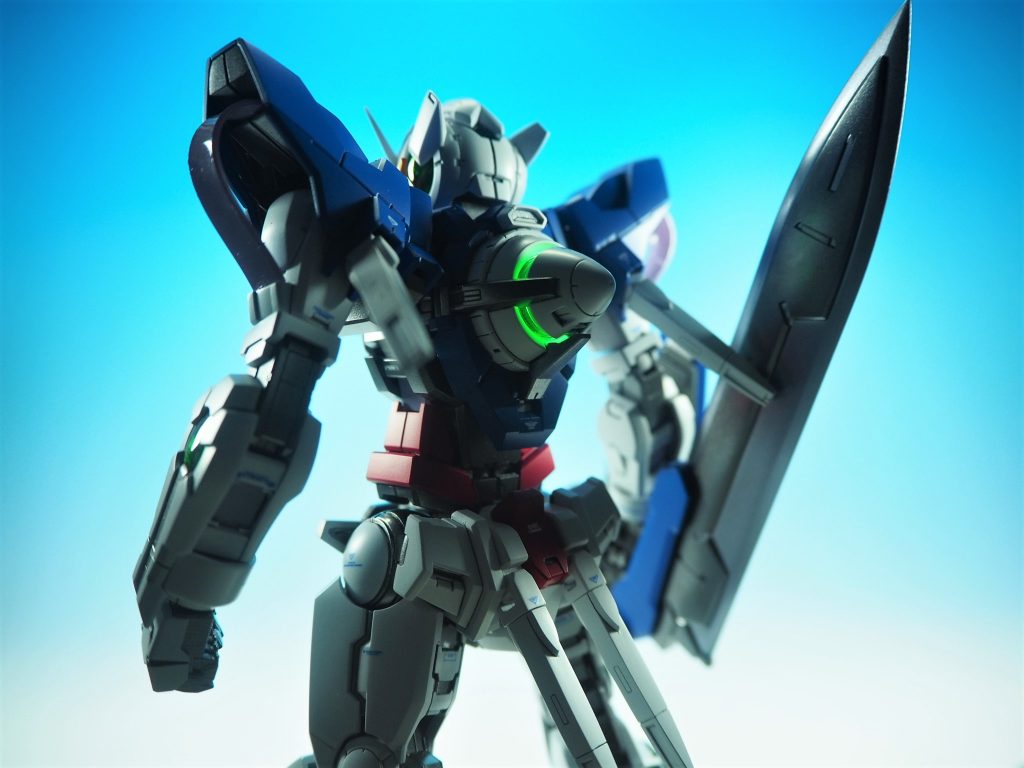 MG本体のギミックとしてあるLED点灯ギミックももちろん再現そのままだと光が強く感じたので、クリアパーツに細工を施し直接見た時の視覚的なバランスを弄ってます