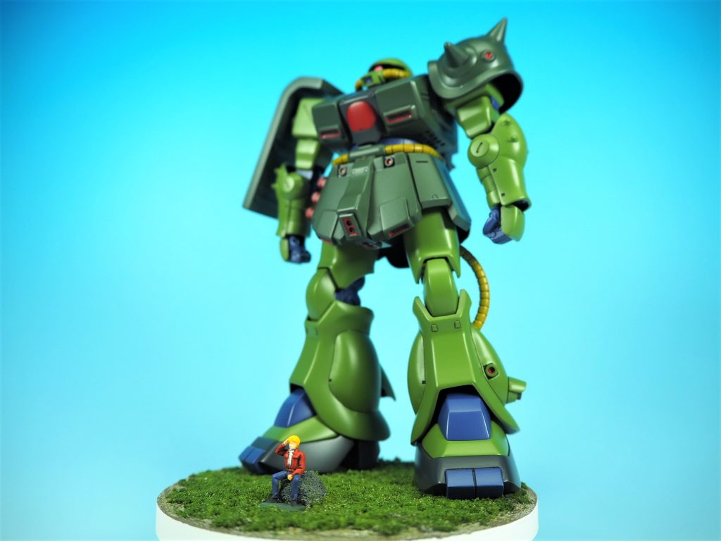 主人公の少年アルから見たバーニィのザクをイメージして製作したことで、立ち姿固定の旧キットでありながら雰囲気のある仕上がりになっています