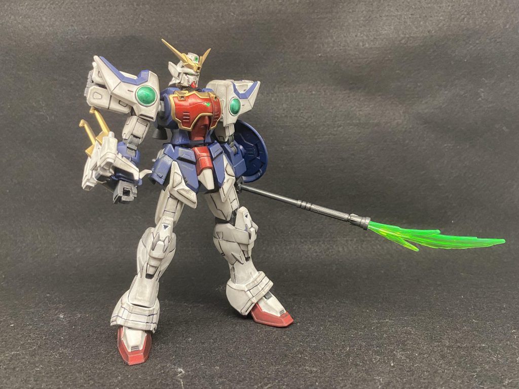 まずは正面。今回スジボリは,太ももやふくらはぎ,肘の上側のパーツなど,ぱっとみでちょっとディテールないなあと思うような所にいれてみました。