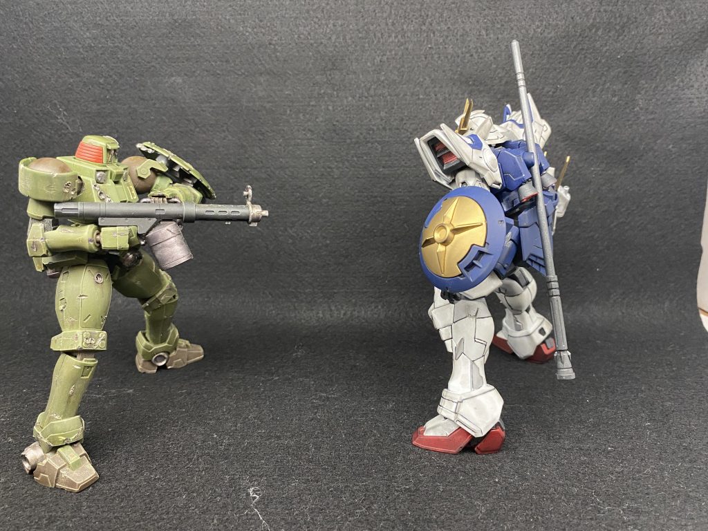 以前作ったリーオーと並べてブンドド。銃を向けられるシェンロンガンダム!