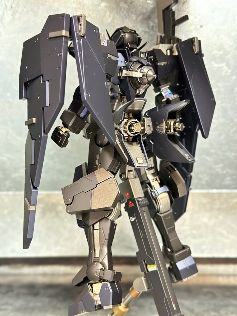 ガンダムデュナメス–3枚目/制作者：ジュン