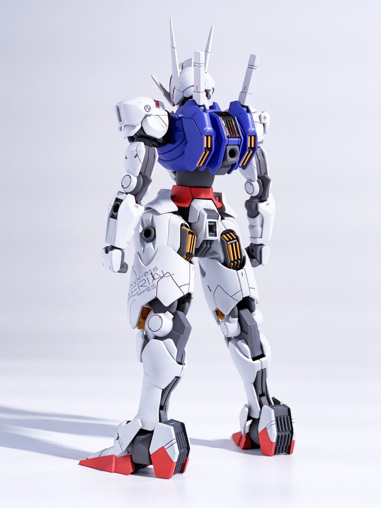 太ももの合わせ目は分割ラインを変えてます。