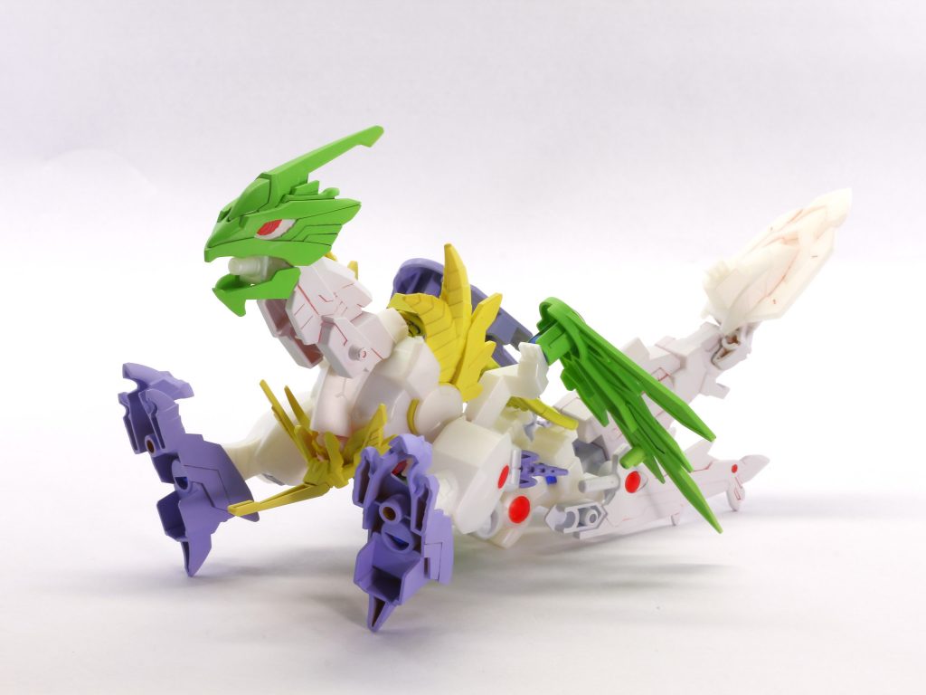 ドラゴン形態がメインのつもりです　こっちの目は何とか塗り分けましたパール部分は成型色