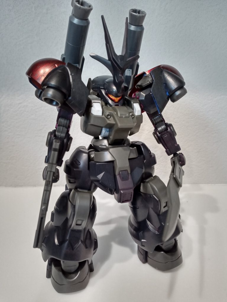 本体はカラーリング変更のみケンプファー、イフリート、グフカスタムを意識した武装群