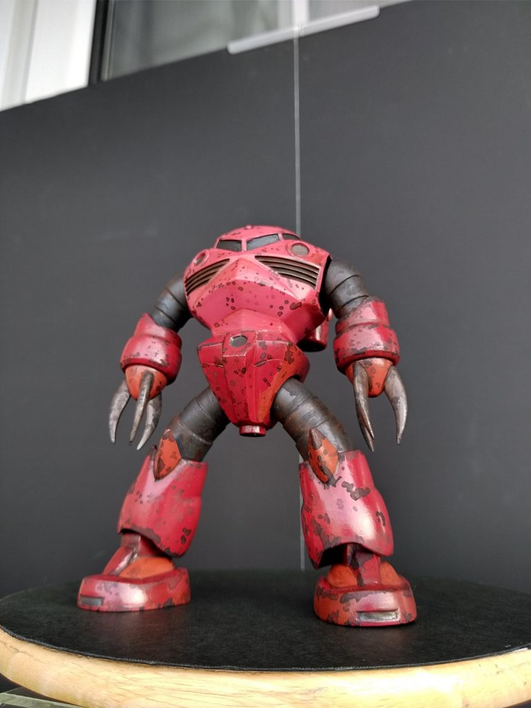 各関節はアルミ線接続しております。股下と背中の推進ノズルはプラ棒でゴツくしてます。