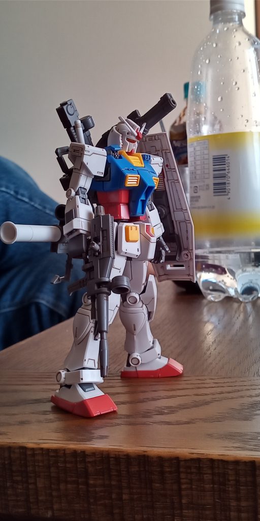 シールド裏のスミ入れもうまく拭き取れたようです。