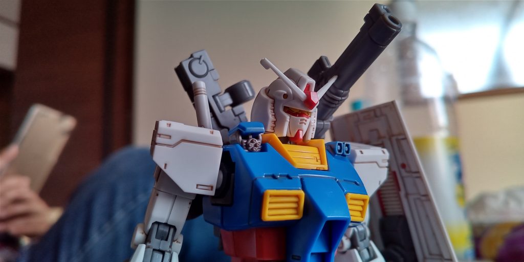 頭のイケメンさに驚きながら、何度か組み直したら…………バルカンが折れました……。