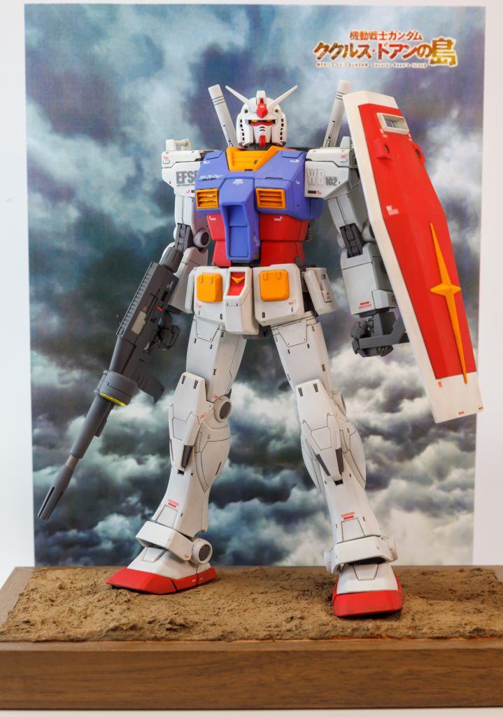 またジオラマベースと背景パネルを制作し、冒頭の上陸シーンと二刀流が印象的な後半の夜戦シーンを再現できるようにしてみました