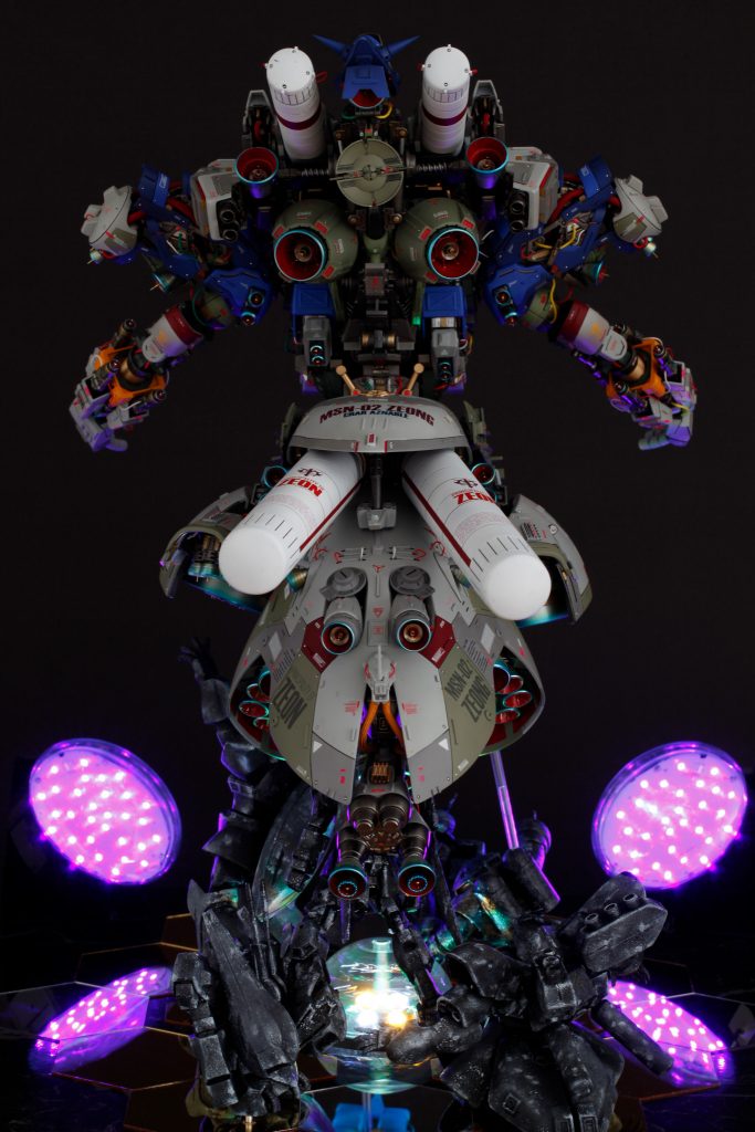 たくさんのスラスターを使うので、大型プロペラントタンクは必須ですね。