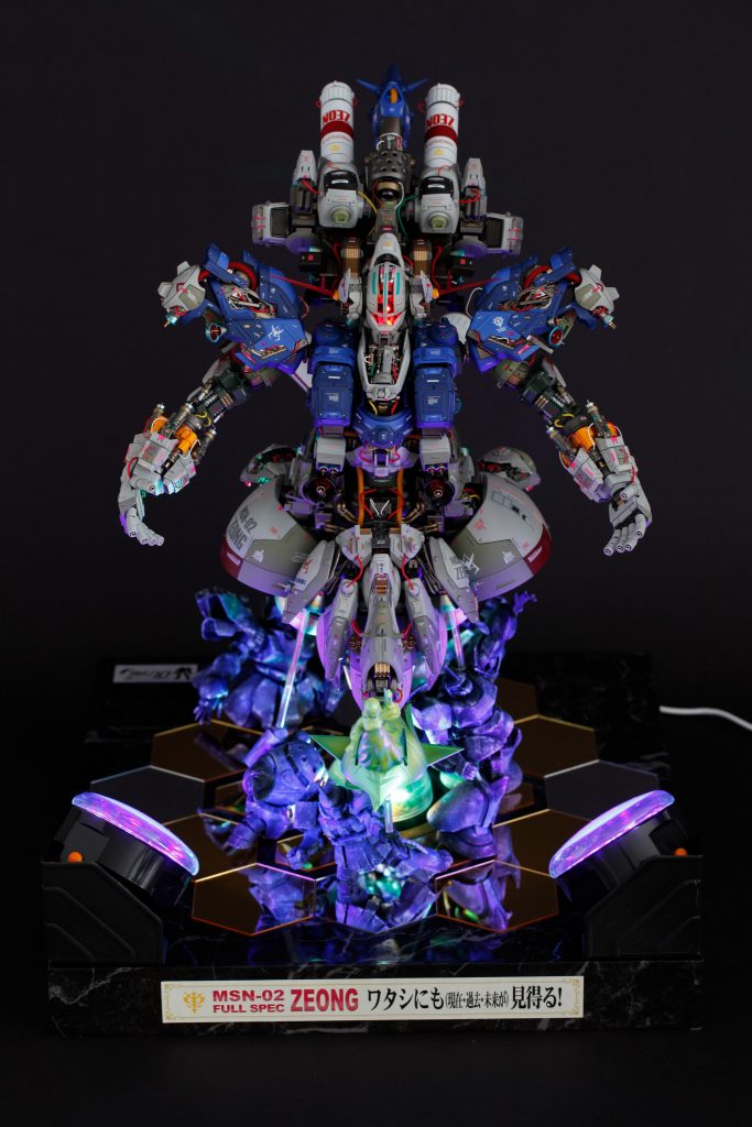 ミキシングの際、元パーツを隠すのではなく、敢えて分かりやすくする事でガンプラミキシングの楽しさを表現しました。