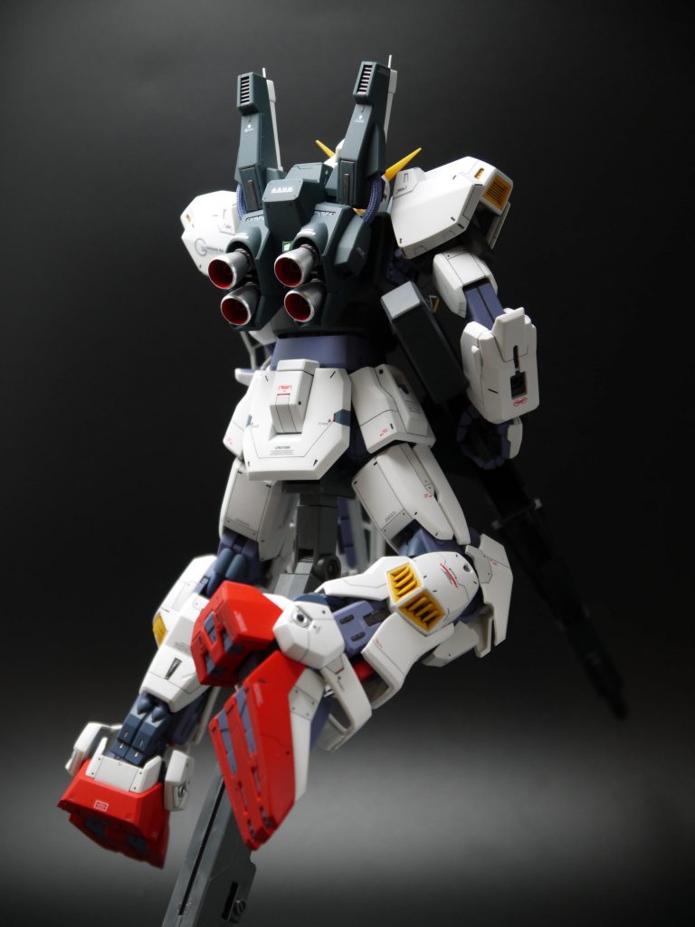 このキットは脚の外装の動きがカッコよくてとても好きです。