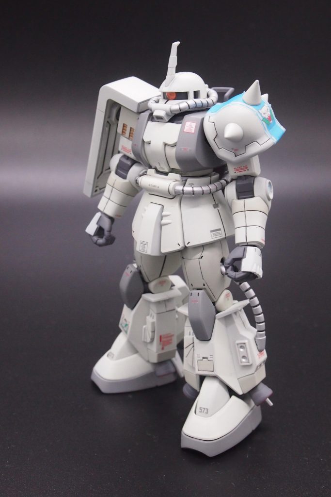 オリジンの機体っぽい感じでスジボリを入れました。まだまだ修行中です。