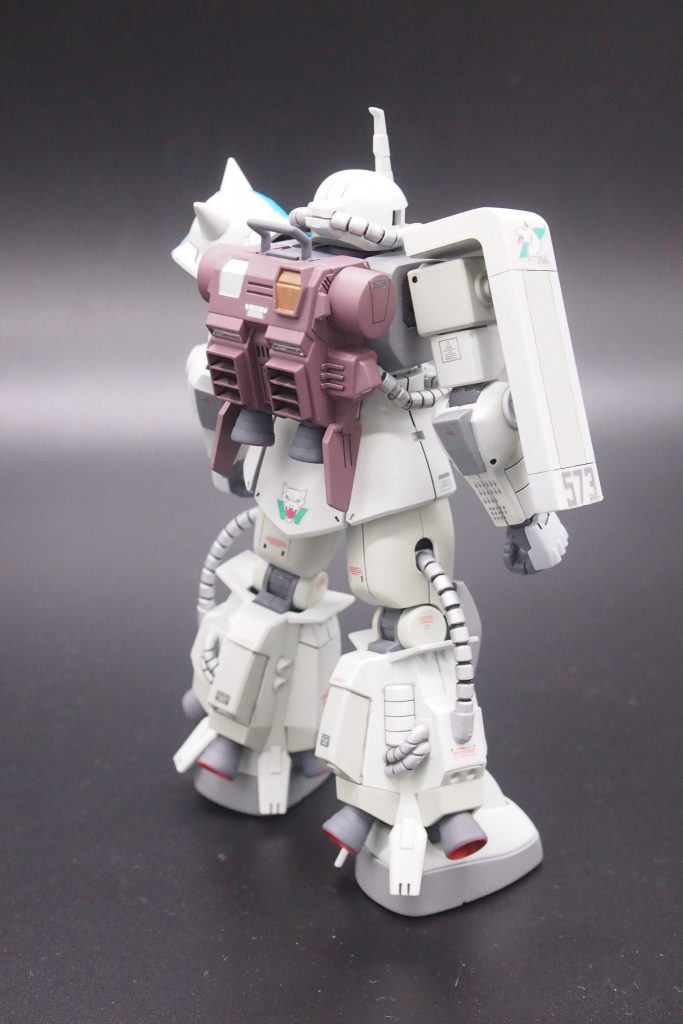 バックパックは余ってたあずき色を使いました。白を基調とした機体なんで少しアクセントになったと思います。