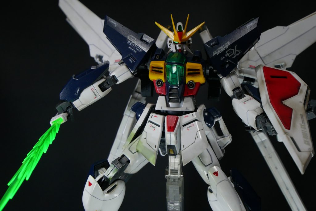 陰影がよく似合うMSです。