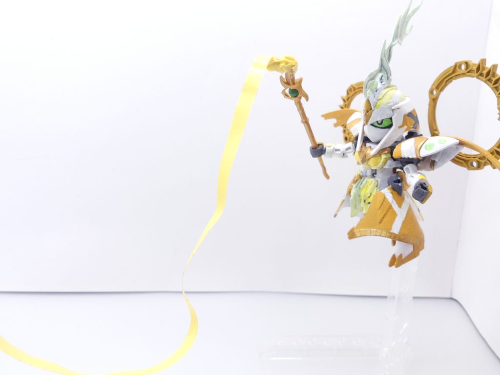 ガンプラフォースの使命はあくまで「子供達をはじめとしたプラモ初心者にキッズプラモもしくはかんたんプラモの楽しさを伝えること」だ。しかし、必要とあらば戦いに飛び込んでいくぞ。･･･4年前からいろいろと文言が増えたね･･･マステは本当に巻いてあるだけなのでやろうと思えば長く長く･･･配色は黄色･･･タミヤのマスキングテープ、黄緑･･･Mr.マスキングゾル等のイメージ。下地の白はガイア白サフ、後は全てシタデルカラーです。