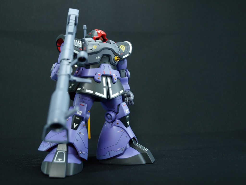 もともとバランスの良いキット。首元だけ顎ひけるよう調整。頭部取り付けポリキャップを2mmくらい後方に移動して、頭部の首を一度切断。30度ほど前へ傾け真鍮棒を埋め込み補強固定しました。襟のパーツ干渉するので削ってます。少しあごを引いた感じにできました。