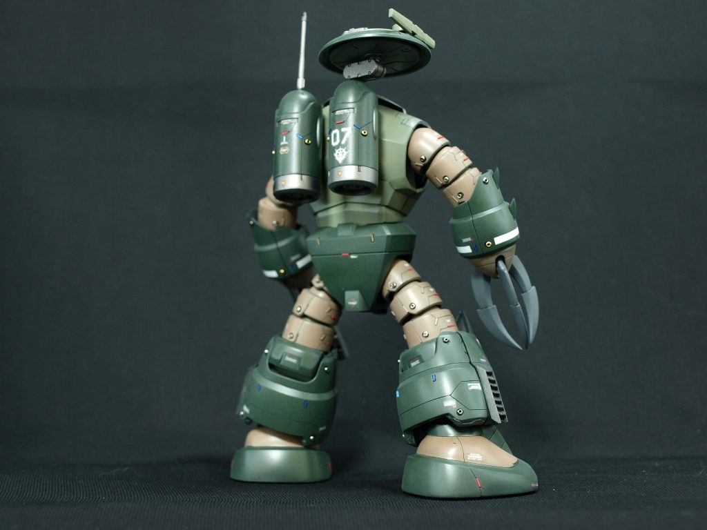 後ろ姿。何処か哀愁漂ってます。