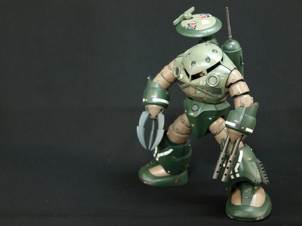 自作の3連装バルカン砲を装備。接近時における速射攻撃力を飛躍的に向上させました。もちろんメガ粒子砲も健在です。