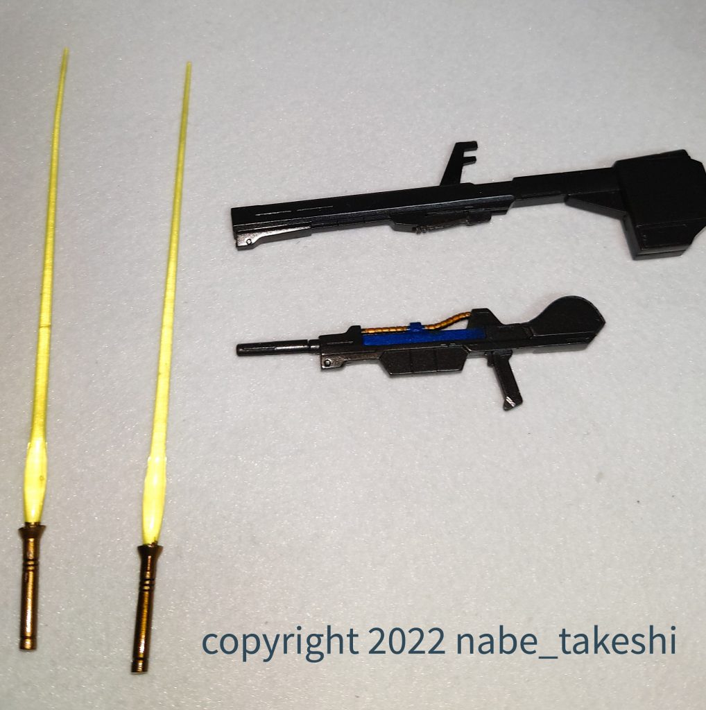 武器一式ですカラーレシピ 下地に黒サフを使ってます金 ガイアEXブラック→クレオスのゴールド→クリアーイエロー+クリアーオレンジ青 ガイアEXブラック→クレオスクリスタルカラー サファイアブルー→クリアーディープブルー赤 ガイアEXブラック→クレオスゴールド→クリアーディープレッドフレーム クレオスメタルカラーアイアン→綿棒で拭き上げ武器 黒鉄色最後にガイアのEXクリアーを吹いていますご覧いただきありがとうございました拙い作品ばかりですがこれからもいろいろ制作していきますのでどうぞよろしくお願いいたします!