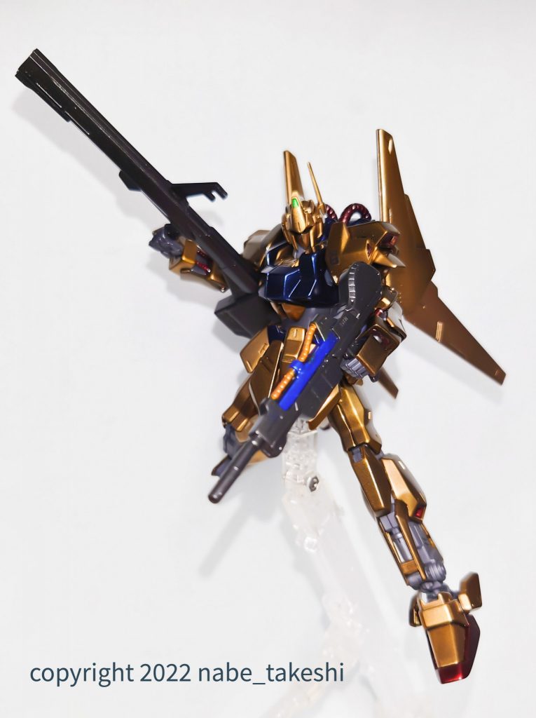 いつもは黒背景メインですが、今回は白背景メインでの撮影です