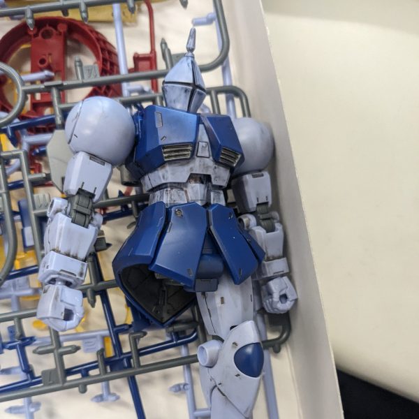 一体目に積みプラのギャンを！