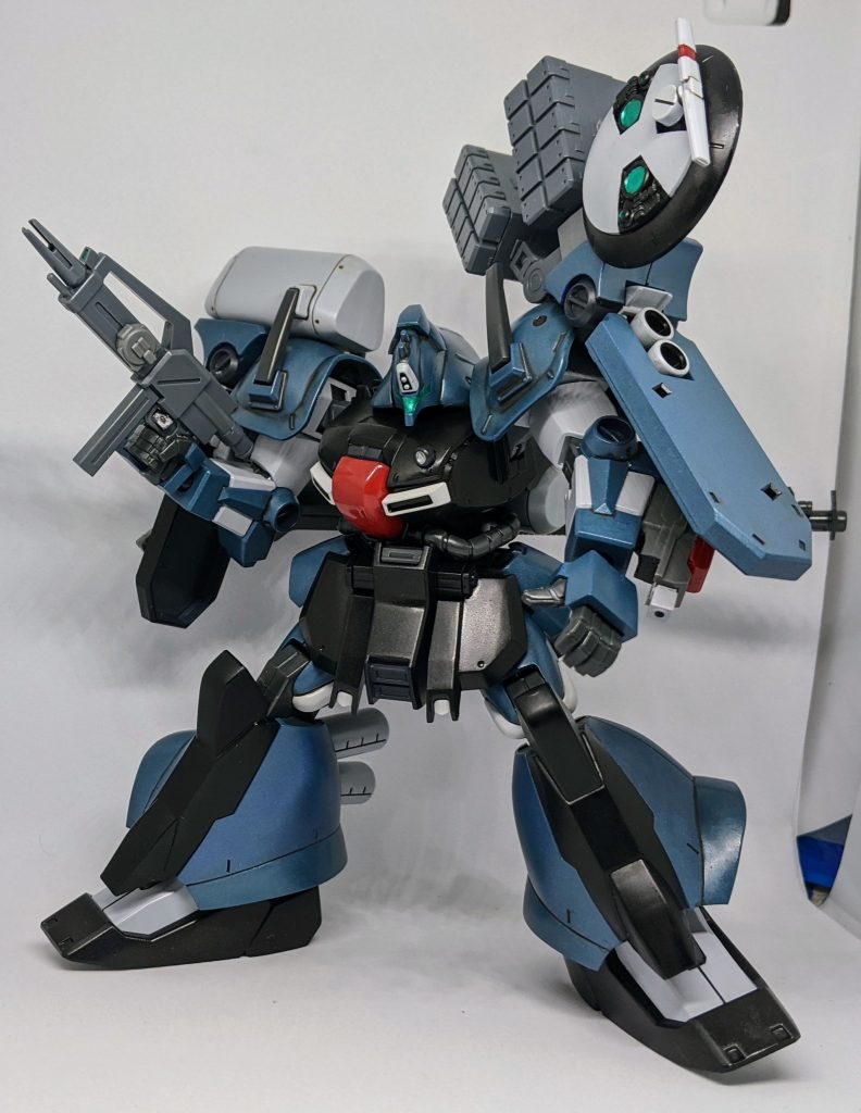 以上、ゼク・アイン リファービッシュ でした。可動こそ今見るとキツい部分は割りとありますが造形はとても良くできており、可動域を良くするだけでかなり化けるキットになると思いました。