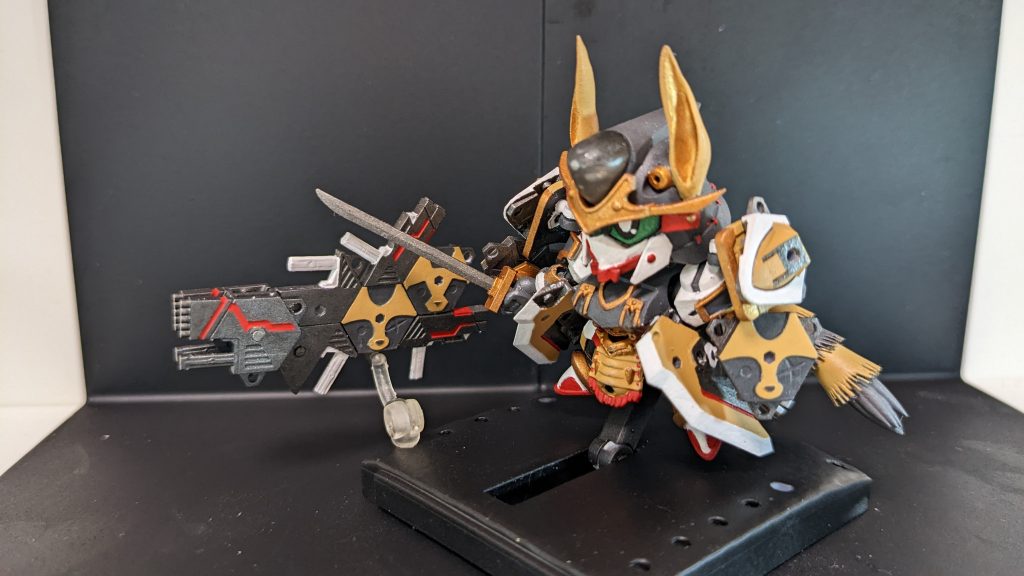 本体各所に装備、ライフルをガンビットとして遠隔操作。