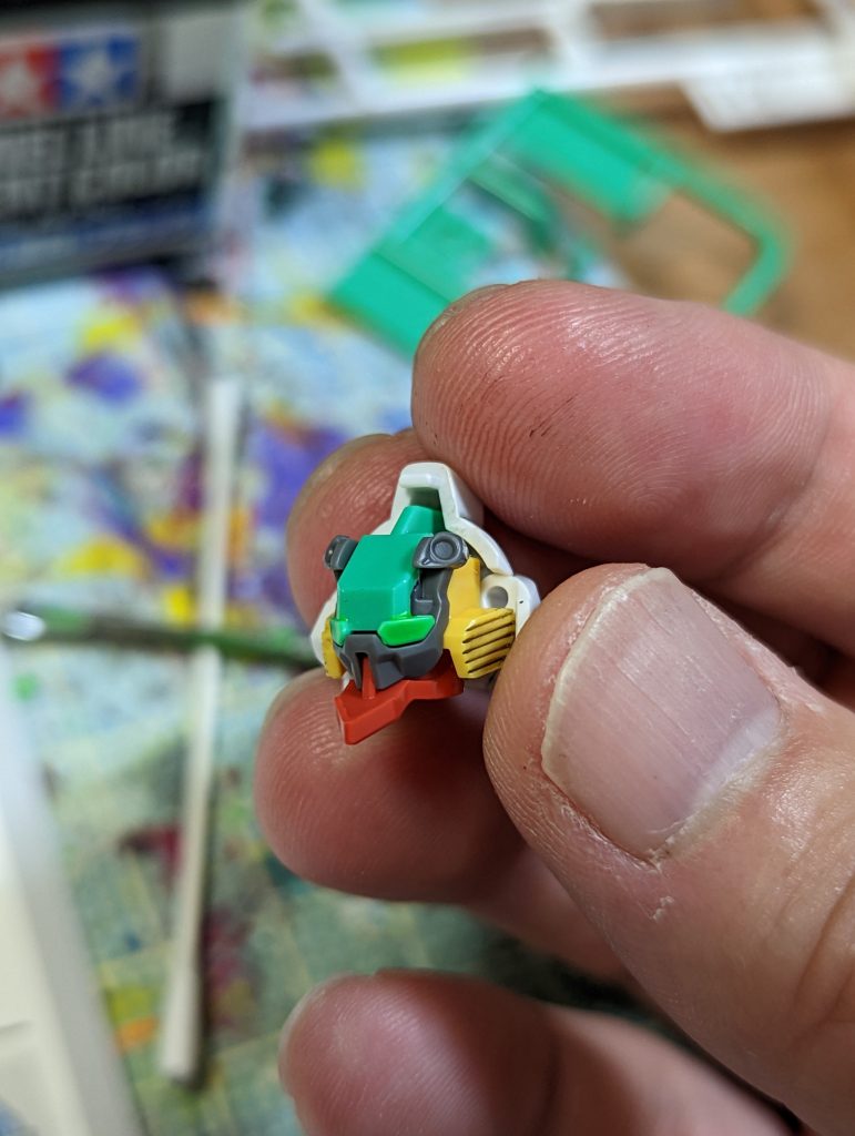 頭部の色分けが正気じゃない。バンダイすこい。