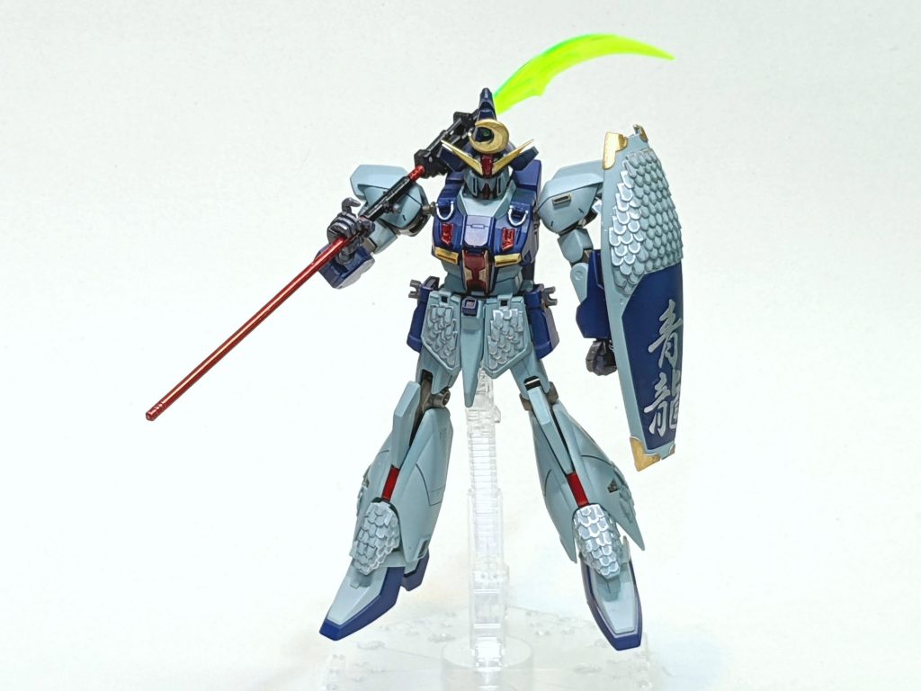 一応、余分な武装と外せる装甲を外し、「コミックボンボン誌」での掲載されていた元祖製作者様の作例で用いられたポーズに近いものを1枚。