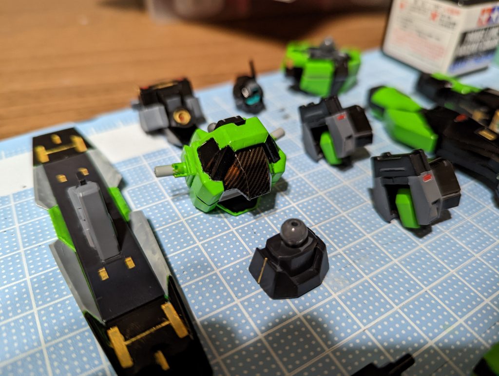 胴体の一部にカーボンフィニッシュを使用して、よりバイクらしさを追求しました。