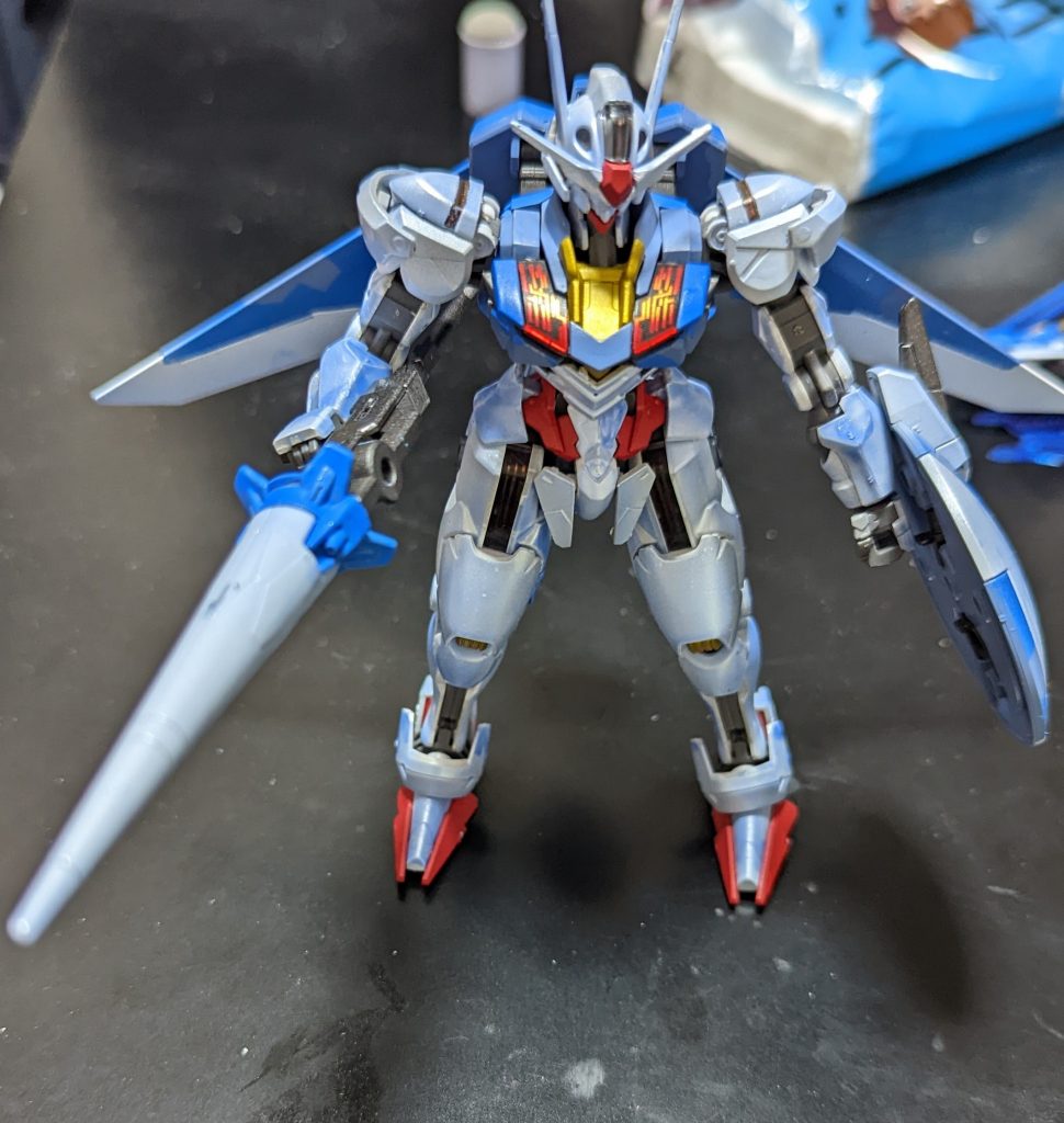 初合体バージョンビットもライフルも失い、バックパックも破損した状態で合体というイメージですその姿はスレッタとミオリネという2人の姫を護る意志の表れと言える