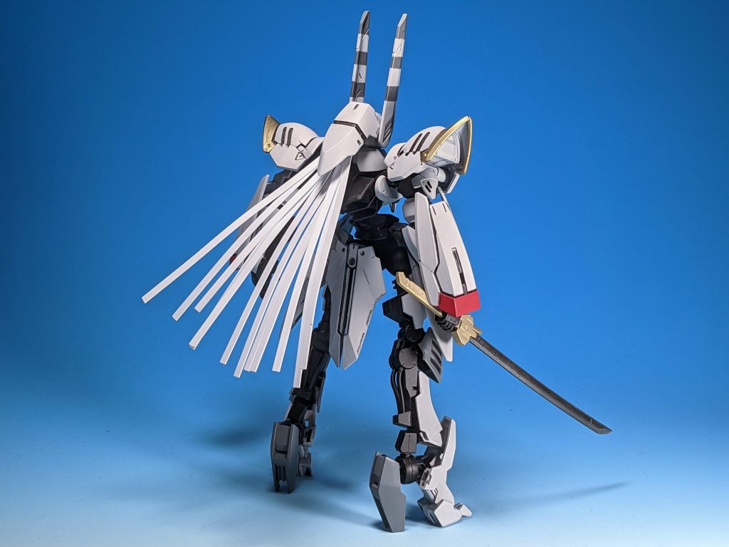 という厨二病な設定の機体です。FSSのファントムを見立ててガンプラオンリーでやってみました。