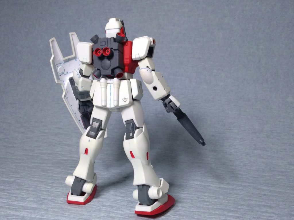 バックショット。シールド裏にもモールドがあるので、目立つようにスミ入れしました。