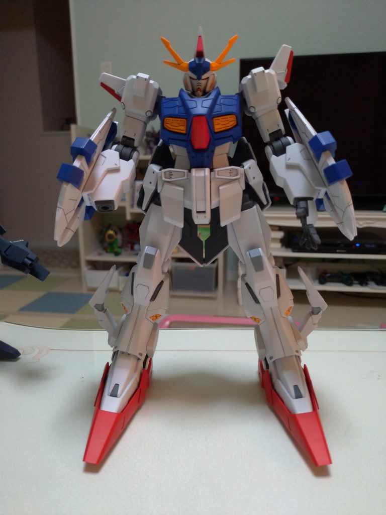 中のオデッセウスガンダムはあまり好みじゃありません(^^;)もっと部分塗装をしっかりやれば良かったと後悔。でも面倒なんですよね(^^;)  大型は当分作りたくないw