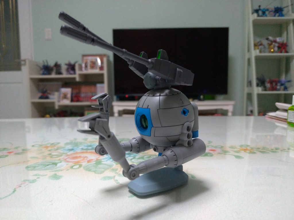 青ボールは先日組みました。本体はメカサフを吹いたら思いのほか暗すぎたので明るめのグレーで塗り直し、差し色は青にしました。メカサフだから塗り直しは有りですもんね（^^） 