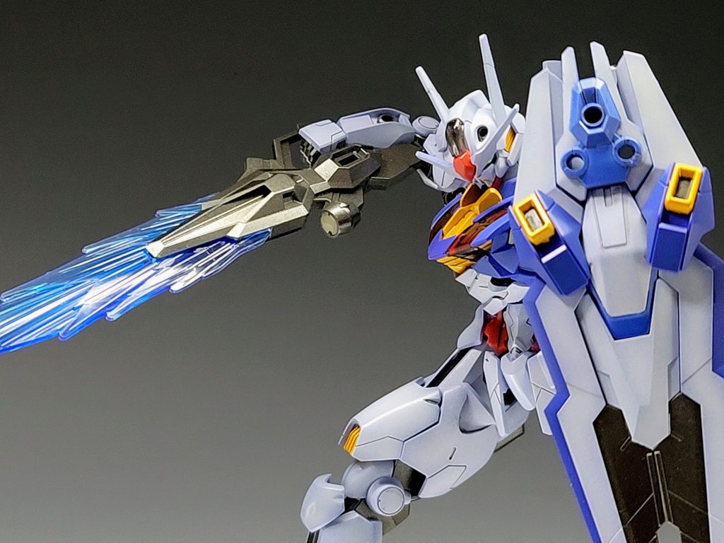 アニメではまだ使ってないですが説明書ポーズビットであれだけ必殺の威力なのにこの幅広ソードはどれだけ攻撃力高いのかわくわくします。