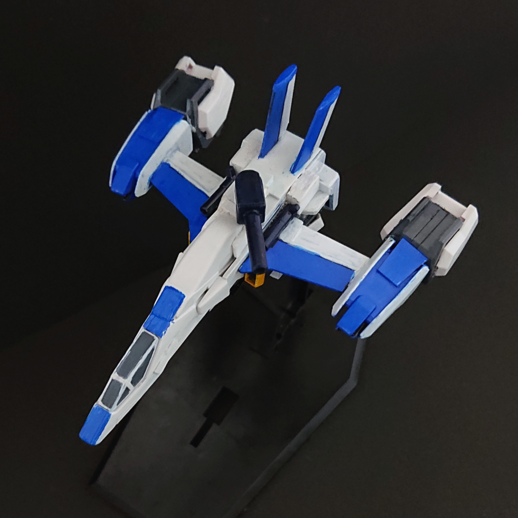 武装はストライカーパックを運用することが前提であり、さらに機動性を重視しているため、本機の火器はキャノン砲×2と背部ビームキャノン砲のみとなっている。背部ビームキャノン砲は可動式となっている