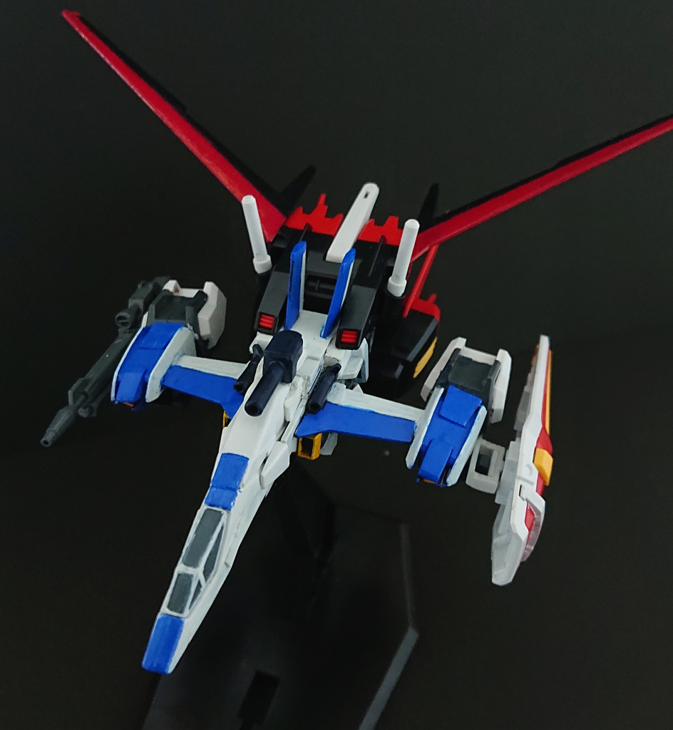 スカイグラスパーのように各種ストライカーパックを装着可能となっており、そのまま本機の武装として使用される。また、ストライクへの兵装運用機としても機能する