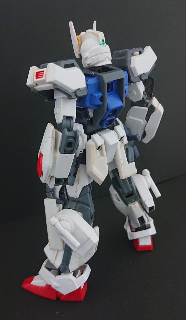 本機専用に製造されたストライカーパック「アシストストライカー」を装備することで、エネルギー,通信力の強化。またスモークディスチャージャーを備えられている また、各種ストライカーパックにも対応しているため、装備することが可能(エールのみ本機専用エールでないと装備不可)